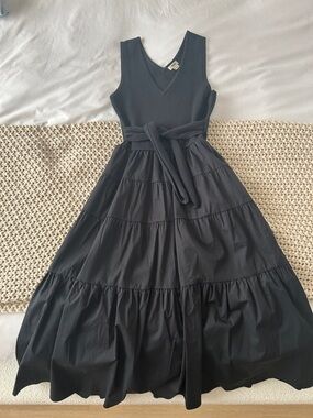 Sleeveless Black Tiered V‑Neck Dress with Waist Tie